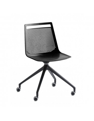 alt= Silla Akami UR