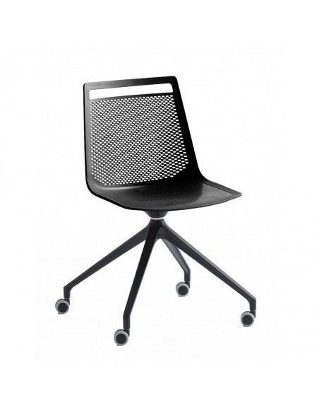 alt= Silla Akami UR