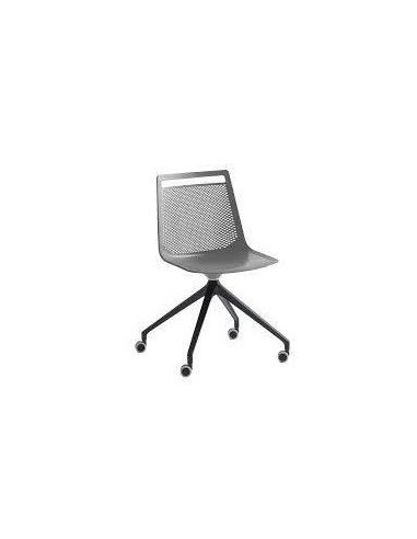 alt= Silla Akami UR