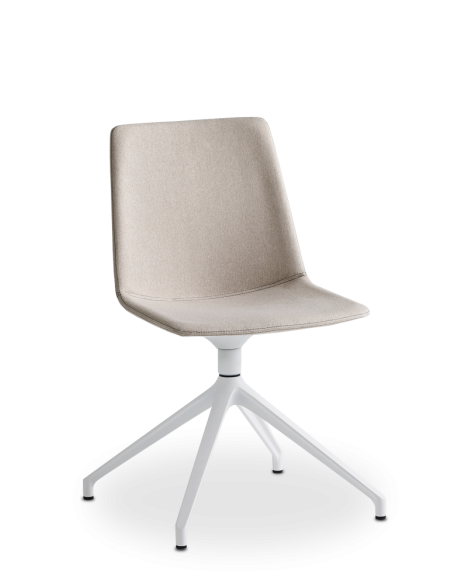 alt= Silla Akami U tapizada