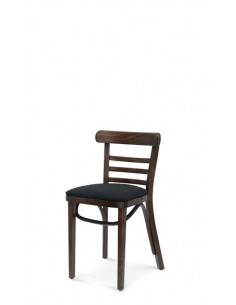 alt= silla de madera TARRASA