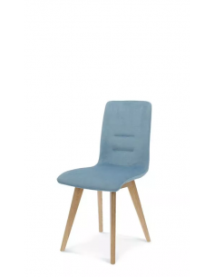 alt= silla de madera ISLANTILLA