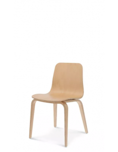 alt= silla de madera CASTELDEFELS