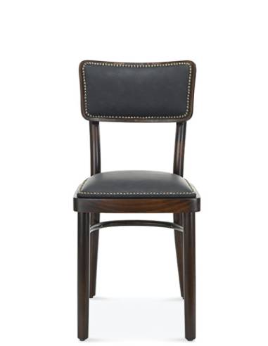 alt= Silla Novo tapizada tachuelas