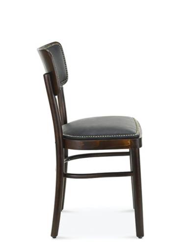 alt= Silla Novo tapizada tachuelas