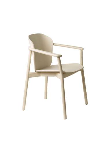 alt= Sillón de madera Finn