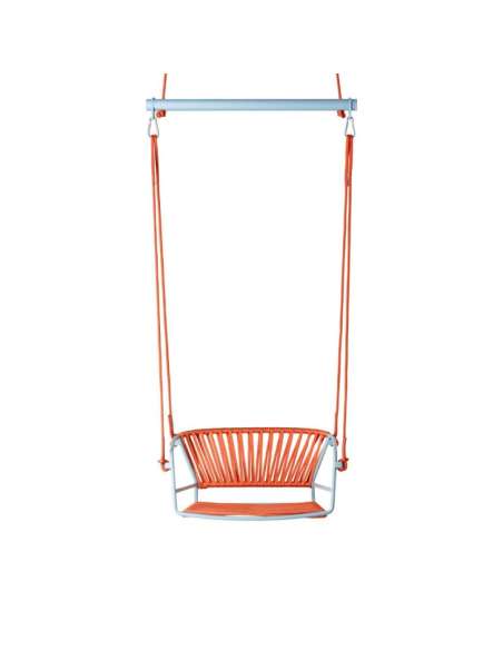 alt= Lisa Swing Hancing