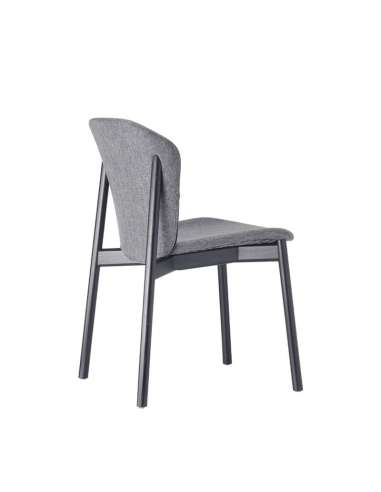 alt= Silla de madera Finn