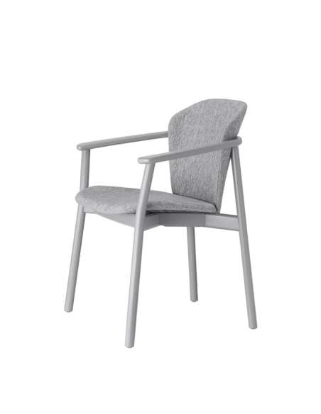 alt= Sillón de madera Finn