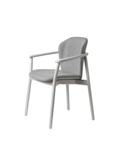 alt= Sillón de madera Finn