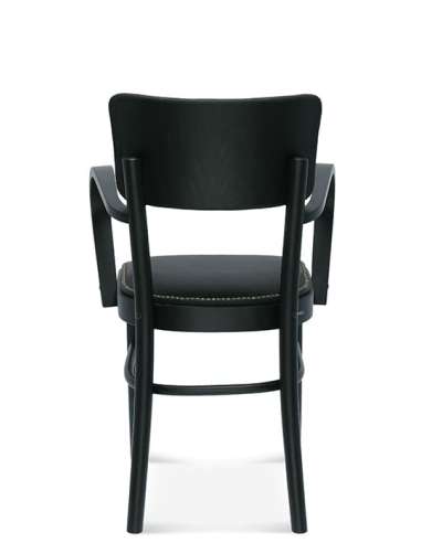 alt= Sillón Novo Haya con tachuelas