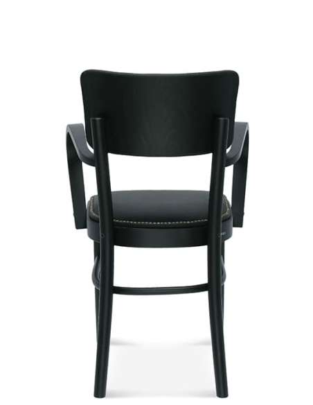alt= Sillón Novo Haya con tachuelas
