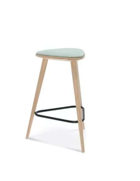 alt= Taburete Finn 61